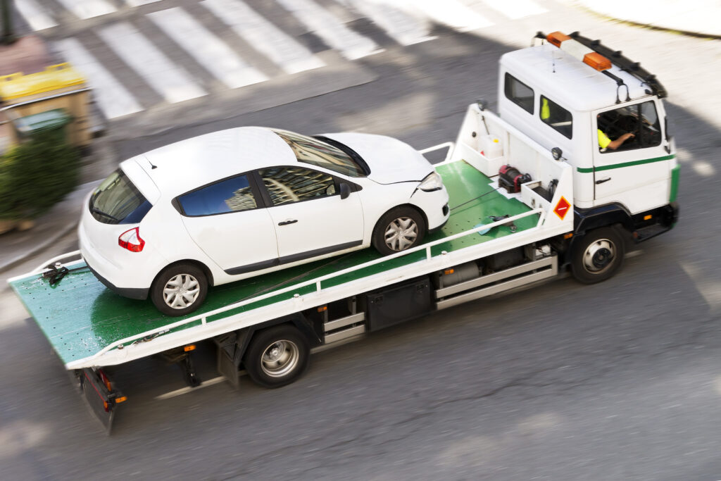towing truck car wrecker working in city